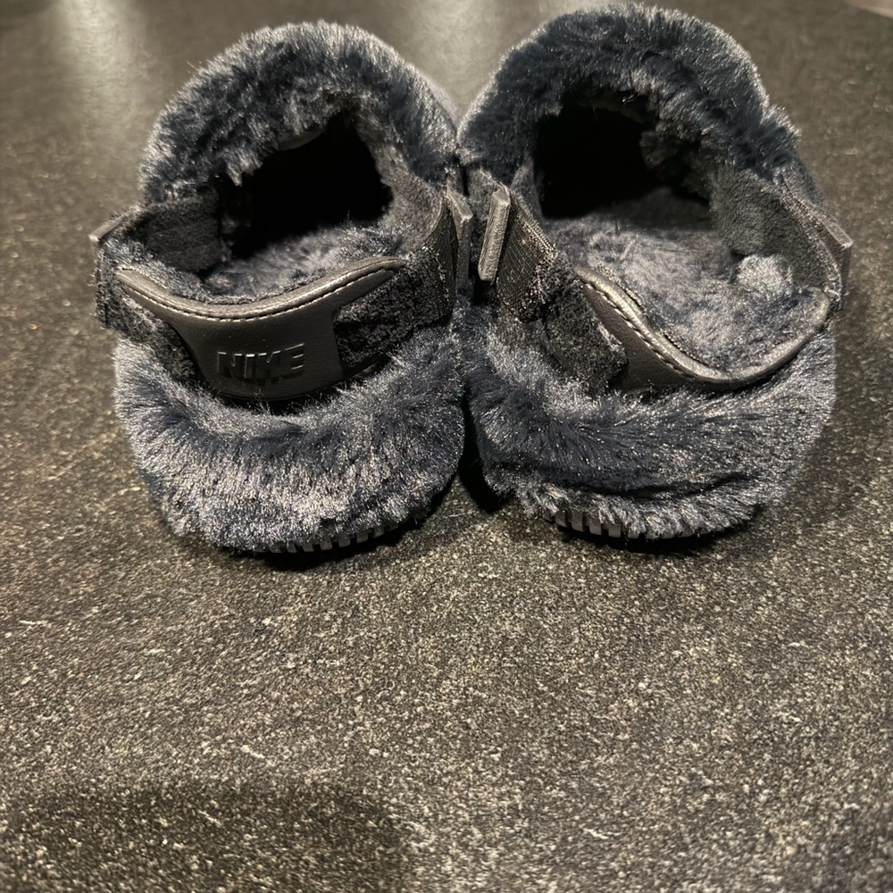 Nike Calm SE Women's Mules Black Faux Fur Slippers. Size 8! Black! Cozy! - Picture 7 of 13